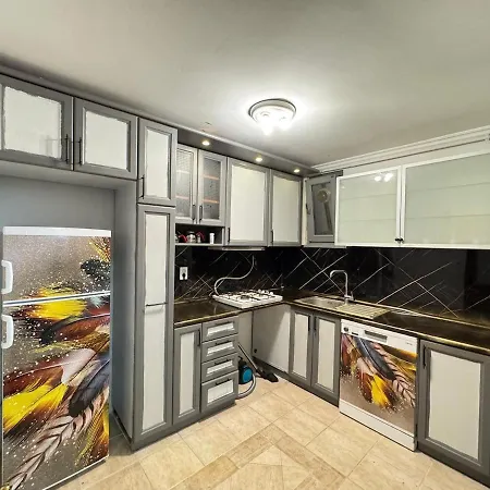 Apartmán شقه الأحلام بمنطقة شيشلى ثلاث غرف وصالون *